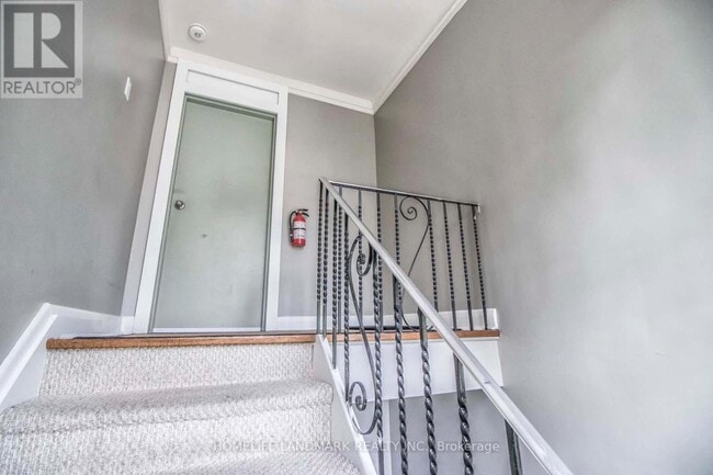 Photo - 66 Queensbury Ave Unit Upper