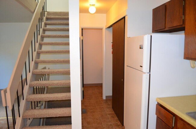 1610 Roadrunner Pl