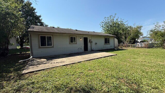 SOUTH EAST - 3 BEDROOM / 2 BATH HOME AVAILABLE NOW!