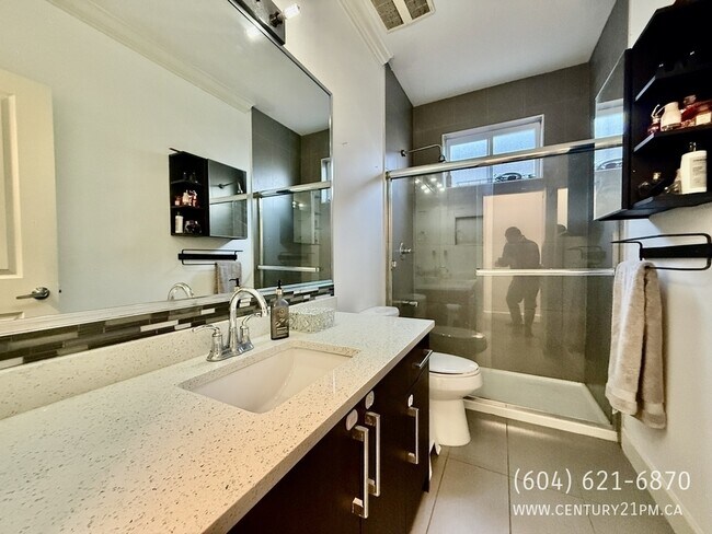 Photo - 13275-13290 90 Ave