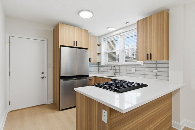 Photo - 5915 N Milwaukee Ave Unit G