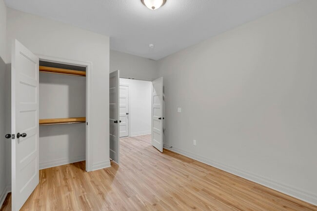 Photo - 1923 Sutton Ct