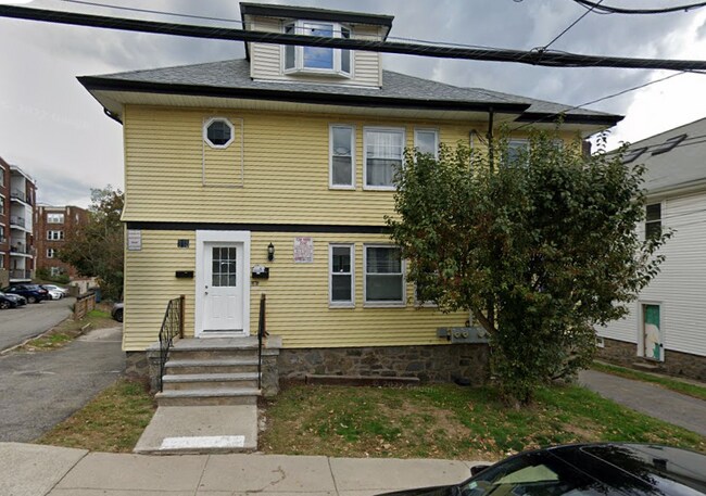 Building Photo - 315 Foster St Rental