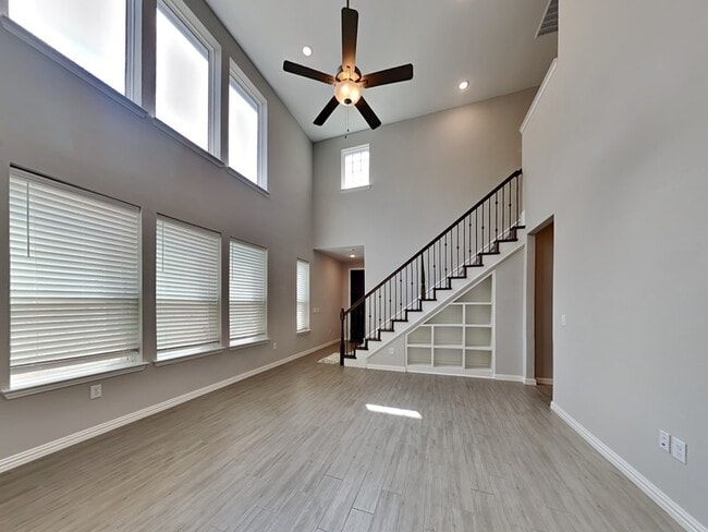 Photo - 251 Novacek St