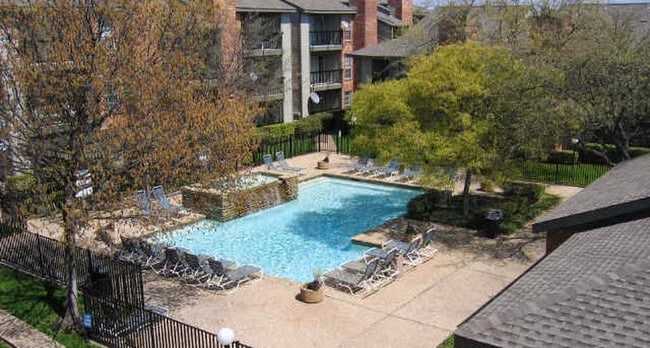 Photo - 18333 Roehampton Dr Unit 1018