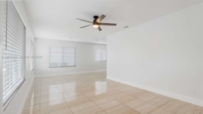 Photo - 630 SW 28th Dr