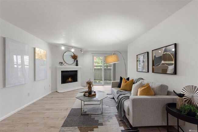 Photo - 14200 NE 171st St Unit B-104