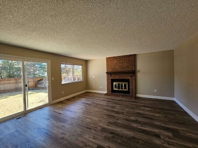 Photo - 180 Prairie Ridge Rd