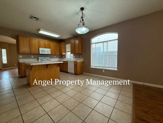 Building Photo - 2125 Galen Dr Rental