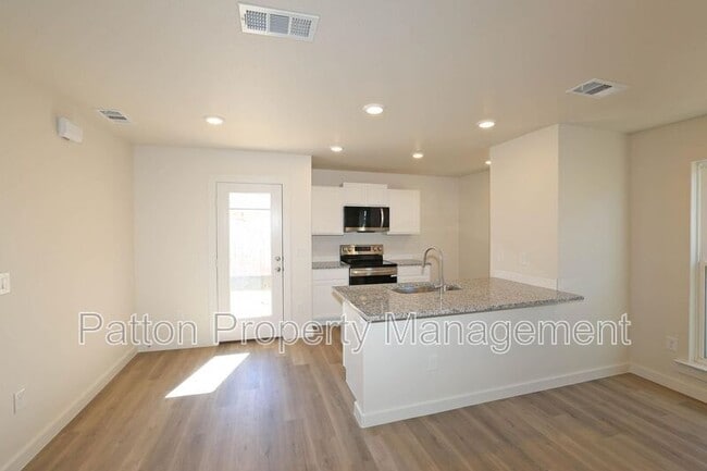 Photo - 8905 Tarrant Rd