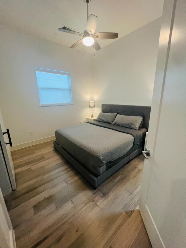 Photo - 1100 Peters St