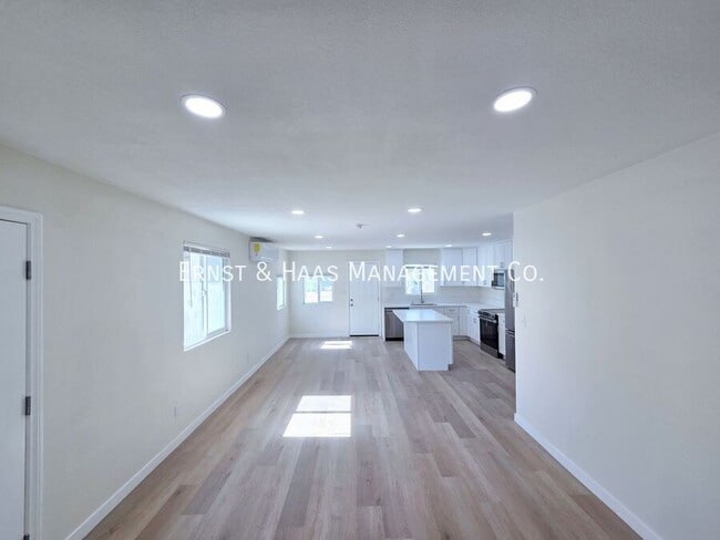 Photo - 8142 California St Unit B