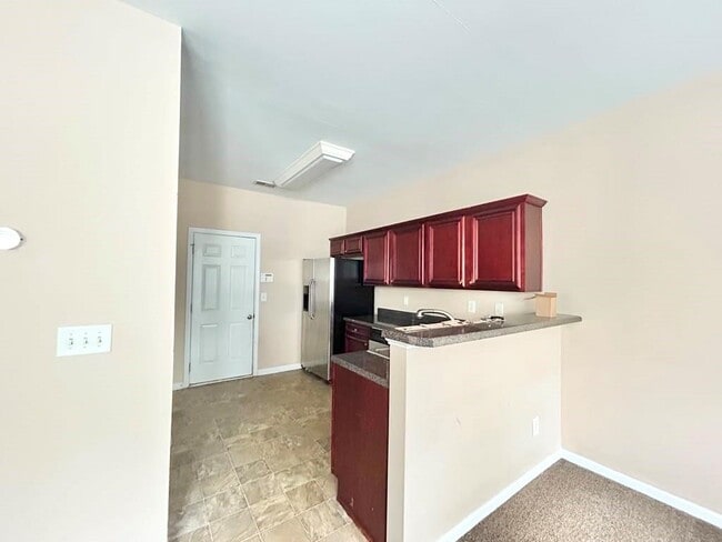 Photo - 64 Creighton Ln