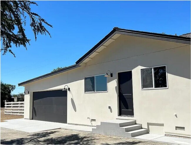 Photo - 730 Fisher Ave