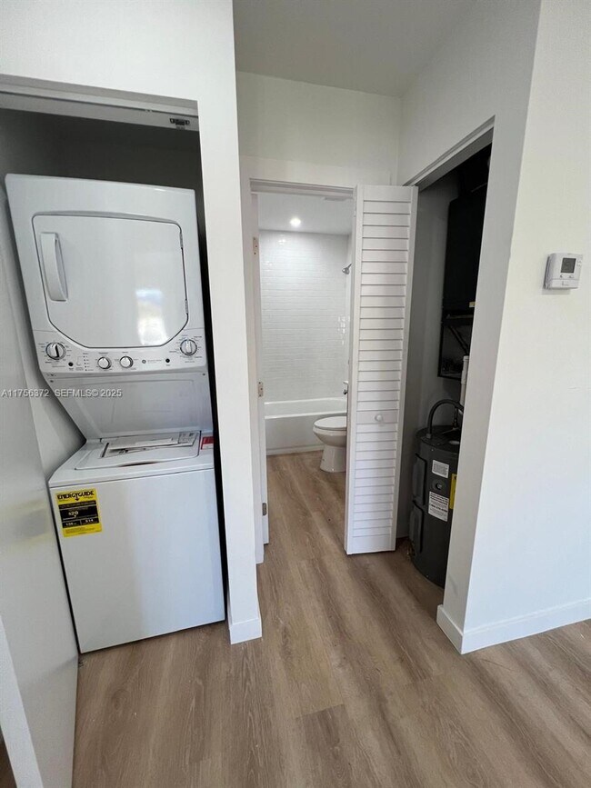 Photo - 4227 NW 5th St Unidad 8