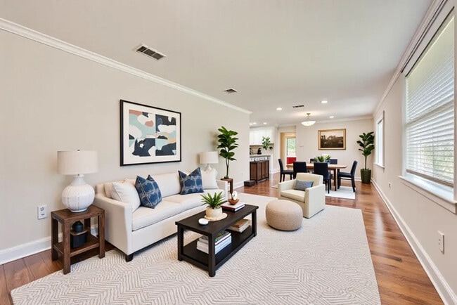 Building Photo - 711 Broadway Ave