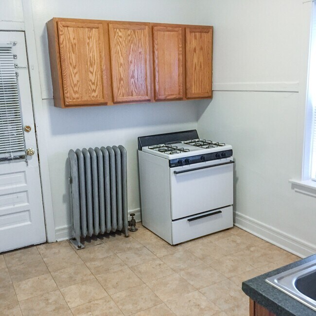 Photo - 1615-25 Ridge Ave.