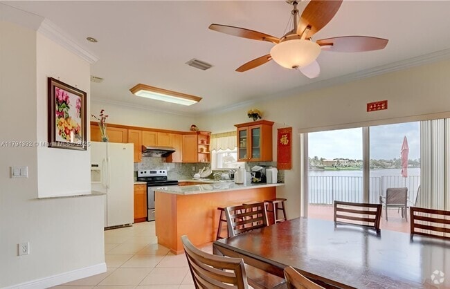 Building Photo - 13500 SW 51st St Rental