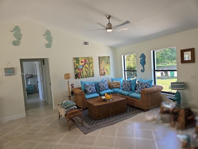 Photo - 1280 SW Jacqueline Ave