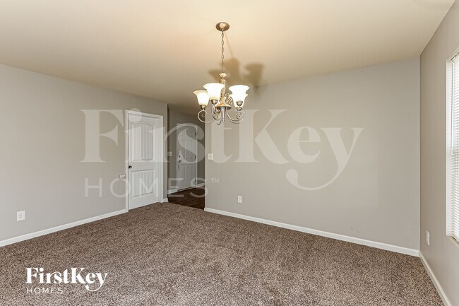 Photo - 45 Riviera Dr SE