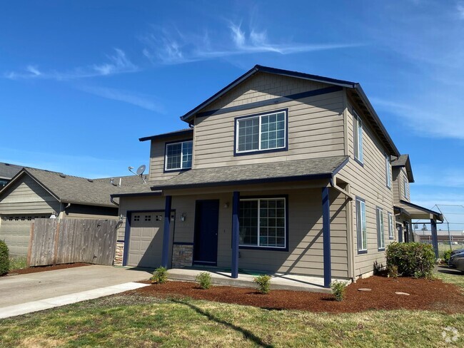 Building Photo - Benham Unit 4495Benham Rental