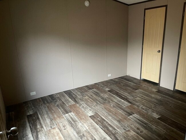 Photo - 3525 E Elizabethtown Rd