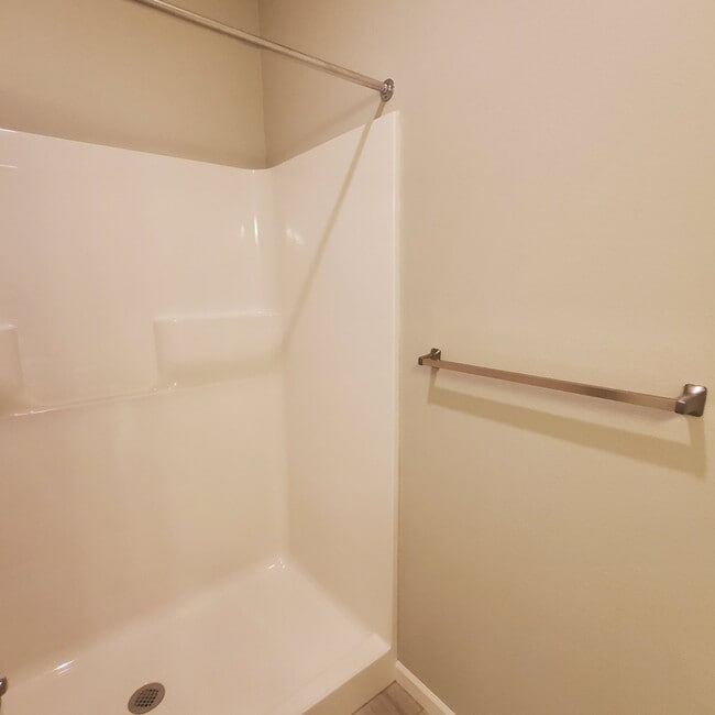 Photo - 2025 W Grand St Unit 102