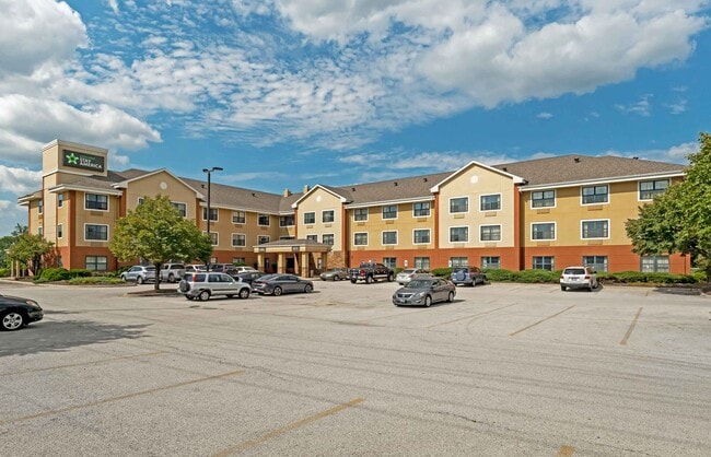 Furnished Studio-Chicago - Hanover Park