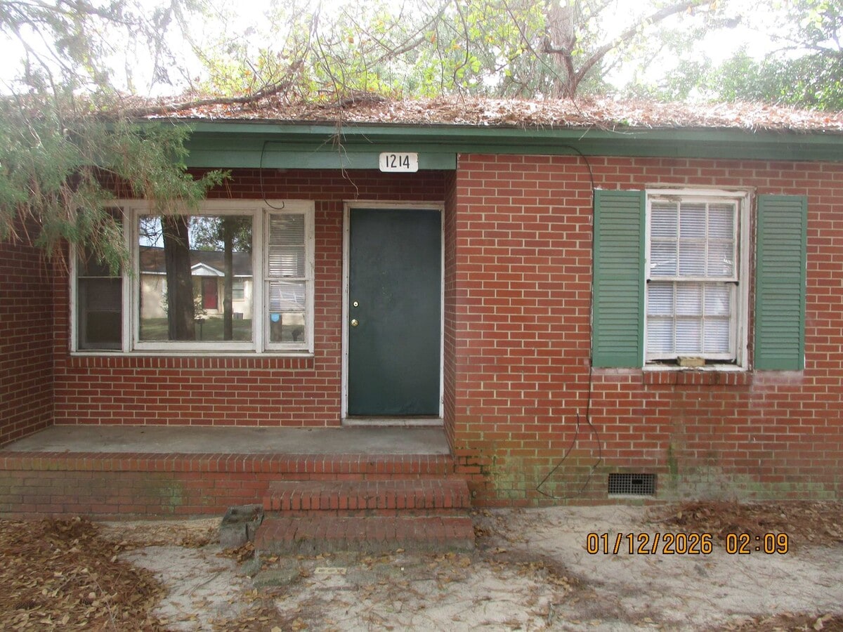 Third, 1214 E - Third, 1214 E