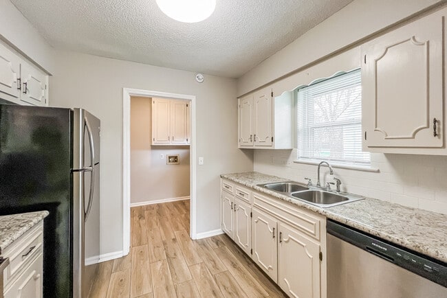 Photo - 1304 Dunbarton Rd