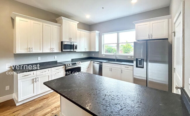 Photo - 1063 Montague Pl