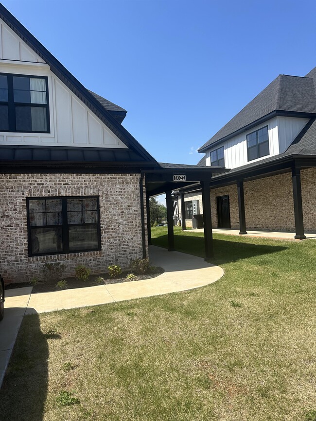 Photo - 1022 N Westyn Lp Townhome