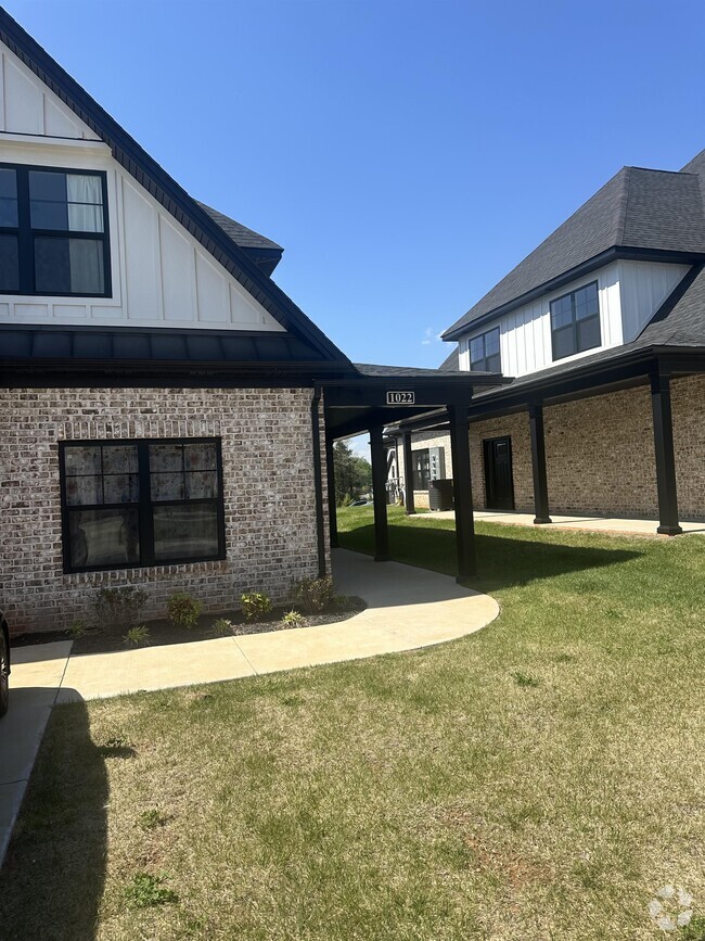 Building Photo - 1022 N Westyn Lp Rental