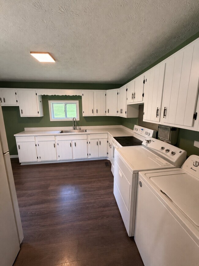 Photo - 272 Loop Hollow Rd