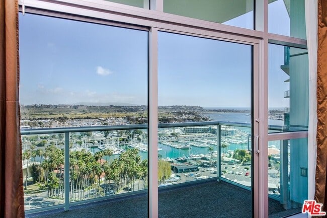 Photo - 13700 Marina Pointe Dr Unit 1822