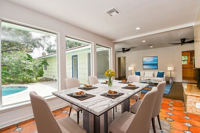 Photo - 5015 Grape St