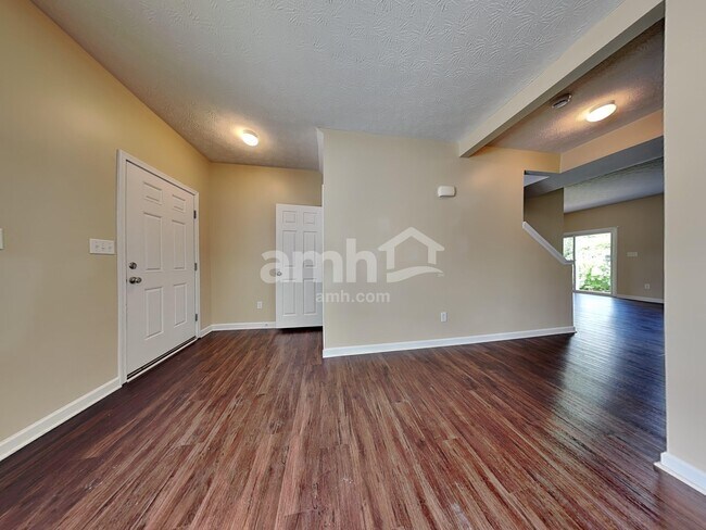 Photo - 45 Haverstraw Pl