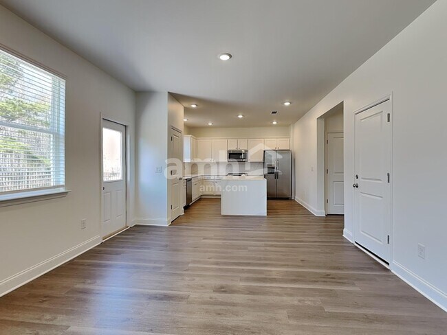 Photo - 482 Pointe Dr