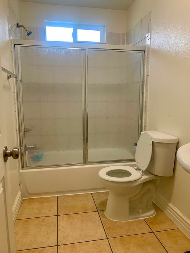 Photo - 124 E 108th St Unidad 124