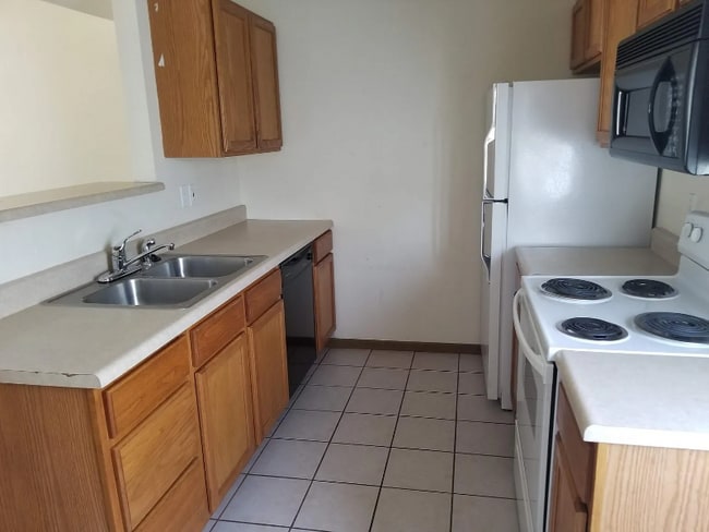 Photo - 3403 Westwind Dr Unit B