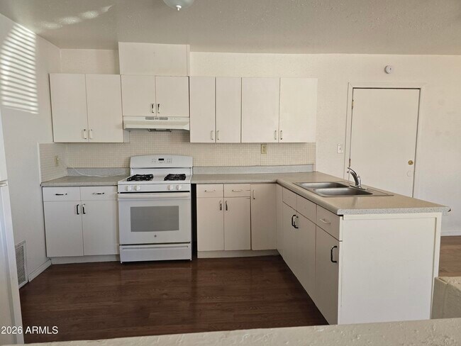 Photo - 1101 E Mingus Ave