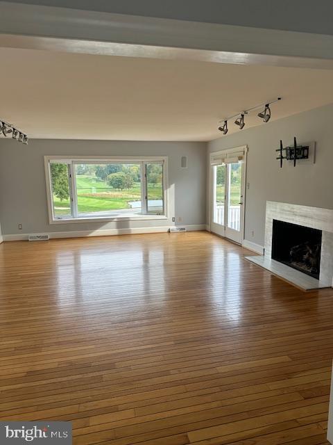 Building Photo - 1065 Lyme Ct Rental