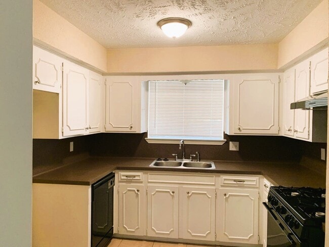 Photo - 24907 Hickory Hill Rd