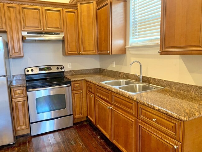 Photo - 3028-30 Cleveland Unit 3030