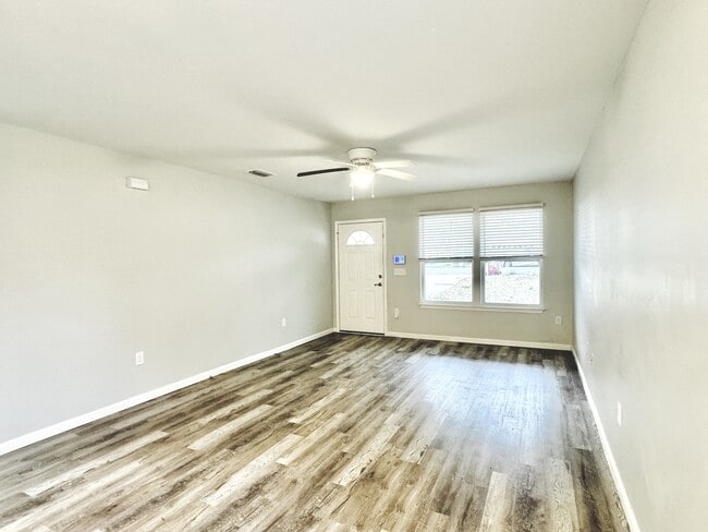 Photo - 704 E Chestnut Ave