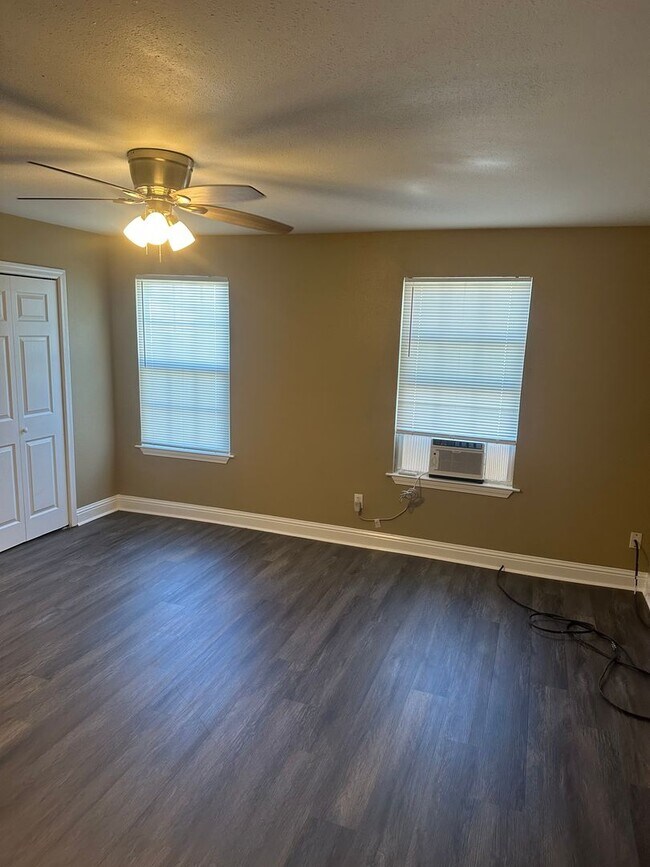 Photo - 3 Bedroom 2.5 Bath Townhouse