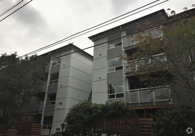 Building Photo - Northgate Villa - Spacious top floor 1 Bed... Unit 405 Rental