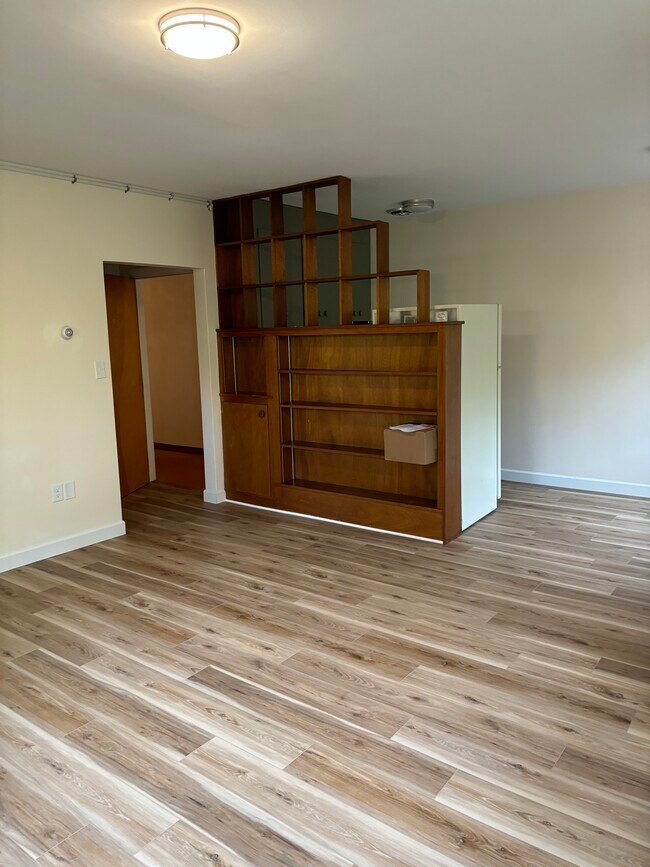 Photo - 227 S Burrowes St Unit 4