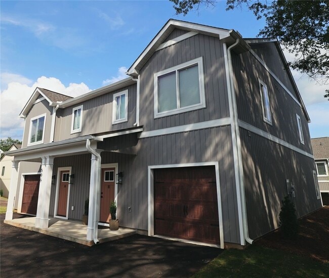 Photo - 506 Tarrant St