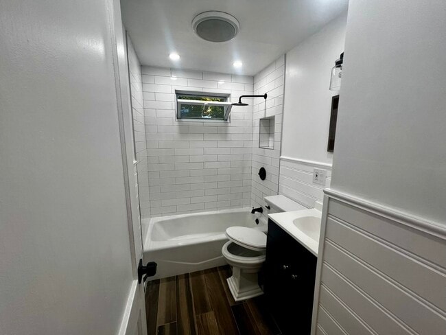 Photo - 22 Bateman St